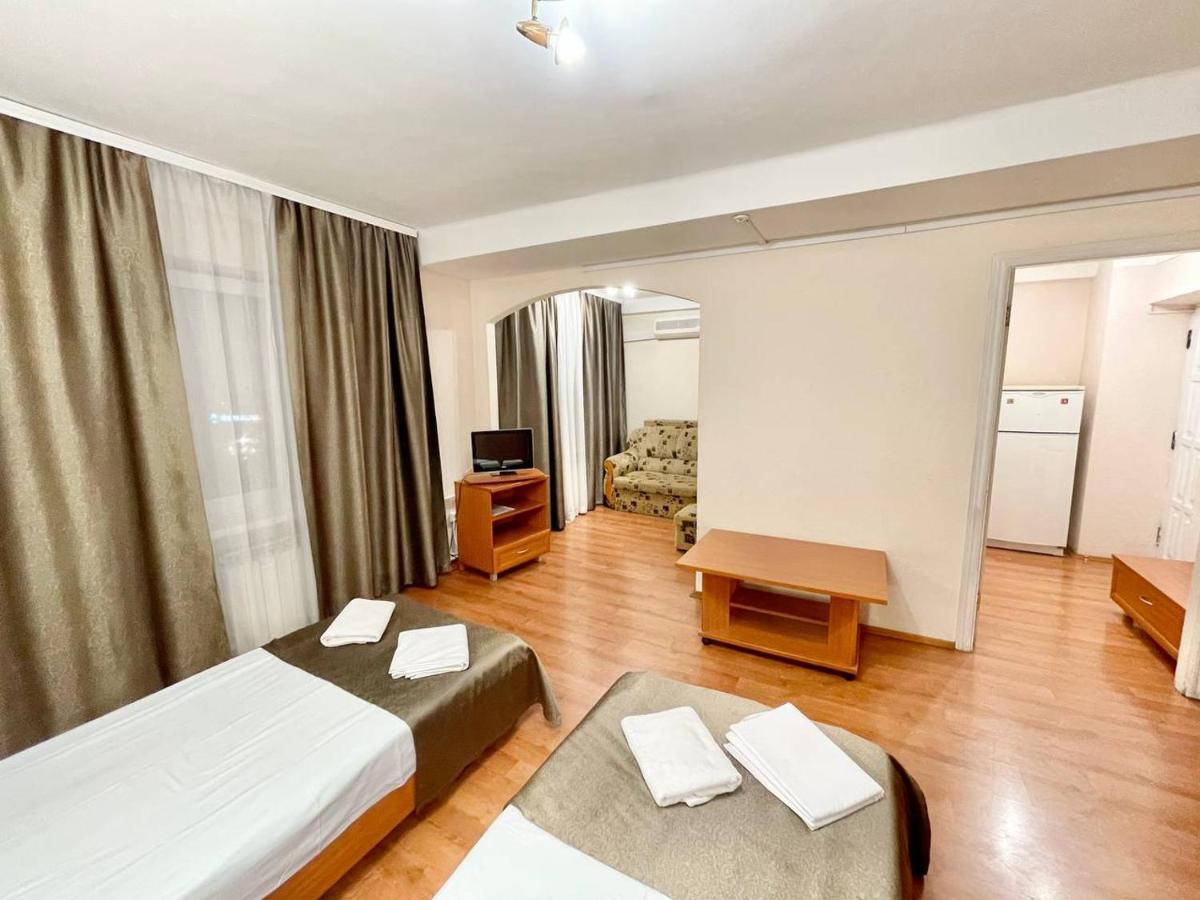 Hotel 7F Kiew Exterior foto