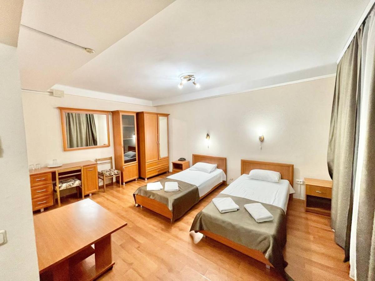 Hotel 7F Kiew Exterior foto