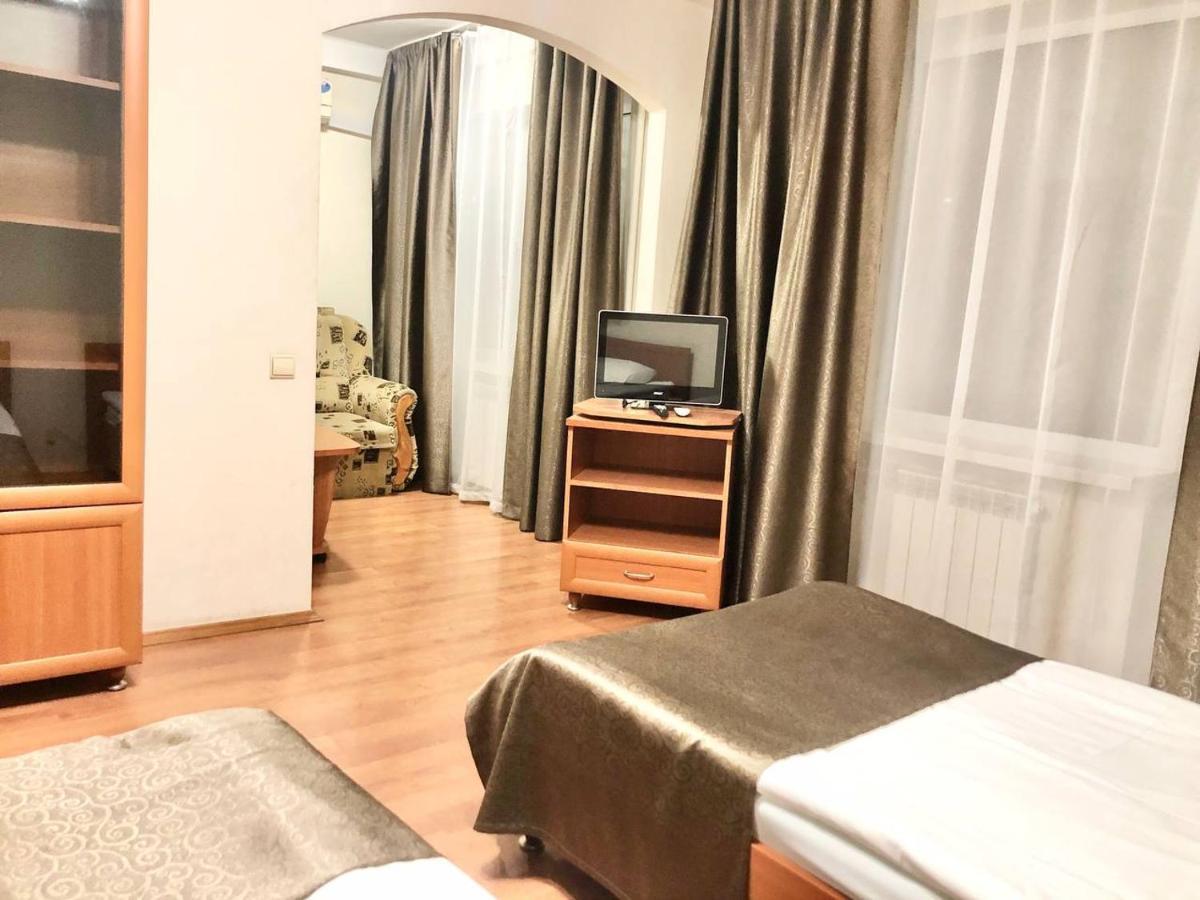 Hotel 7F Kiew Exterior foto